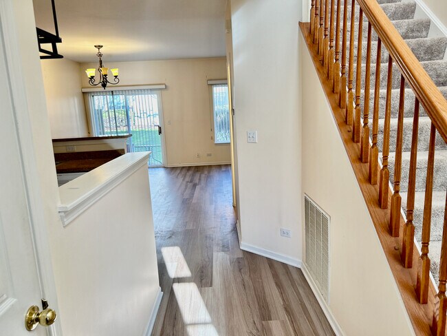 Foto del edificio - 984 Park Hill Cir