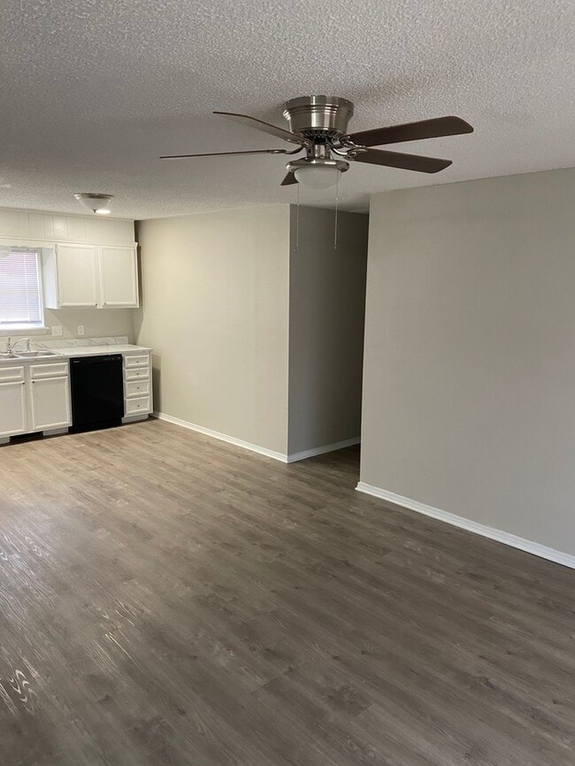 Building Photo - Call 918-921-9955 To Schedule Your Showing...