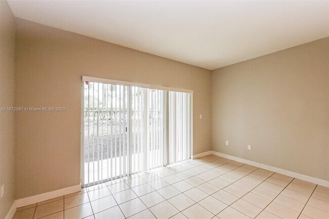 Foto del edificio - 3326 NE 3rd Dr