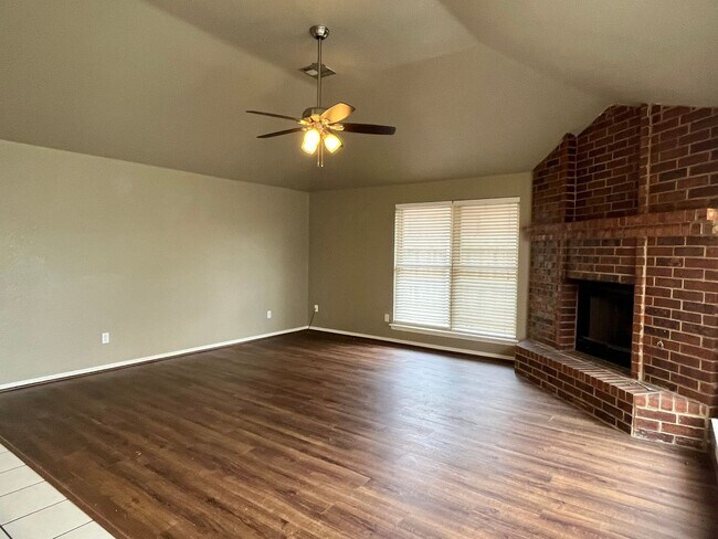 Foto del edificio - Spacious 3 bed 2 bath in Edmond!