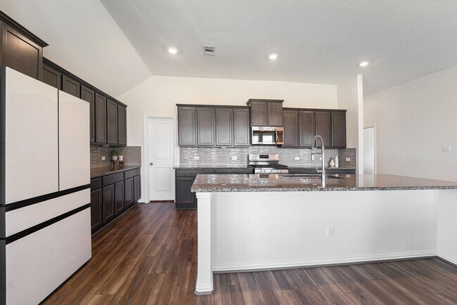 Foto del edificio - 15207 Lakewood Ave