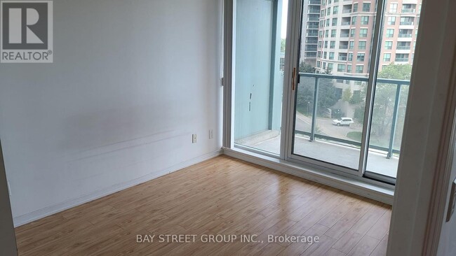 Building Photo - 5508-5508 Yonge St