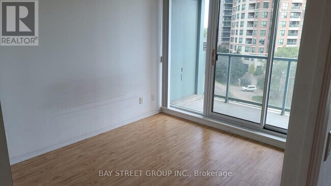 Photo du bâtiment - 5508-5508 Yonge St