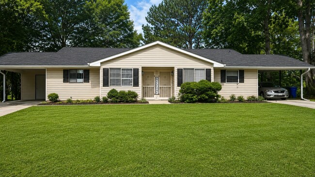 Foto del edificio - 1749 Rocky Ridge Dr NW