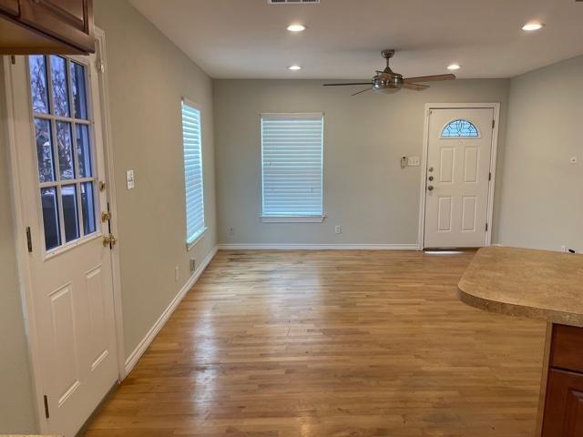 Building Photo - 9785 Larga Dr