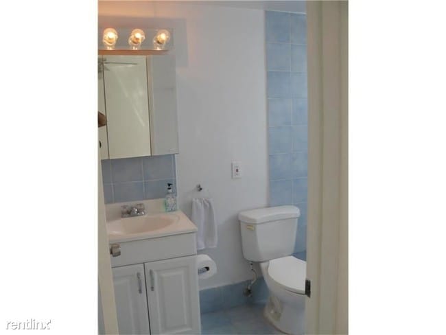 Building Photo - 531 Menendez Ave