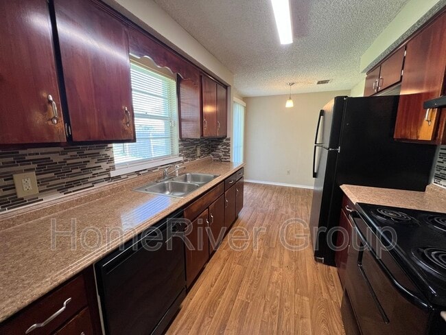 Foto del edificio - 2593 Spring Lake Rd W