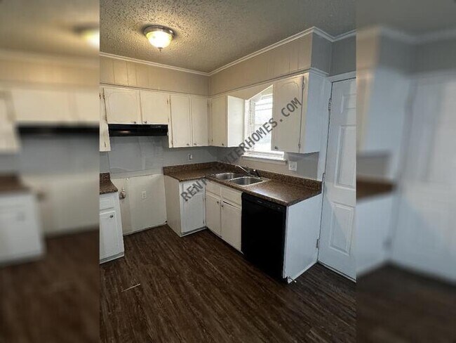 Foto del edificio - 6617 Whippoorwill Ln