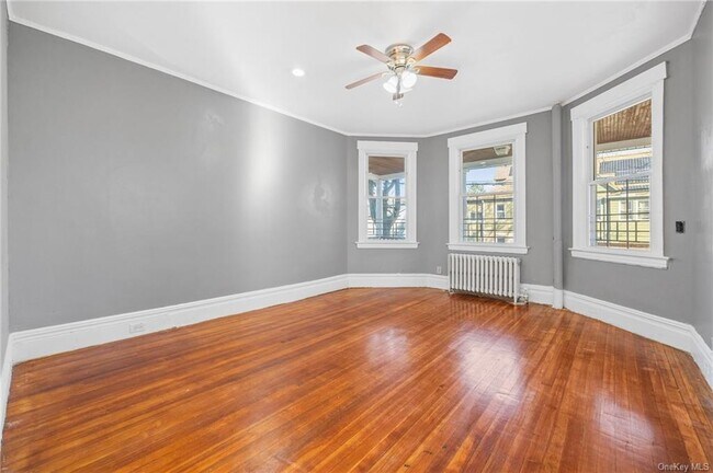 Building Photo - 118 Hillside Ave