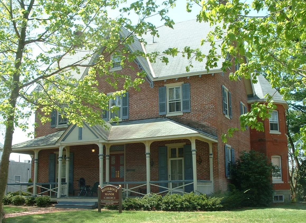 Building Photo - Rothrock Manor