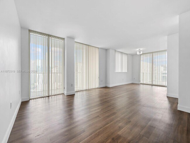 Foto del edificio - 253 NE 2nd St