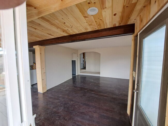 Foto del edificio - Custom Pioche Home