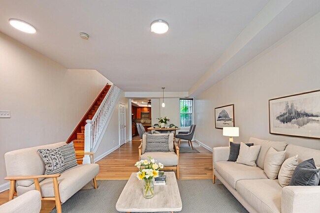 Foto del edificio - 639 11th St NE