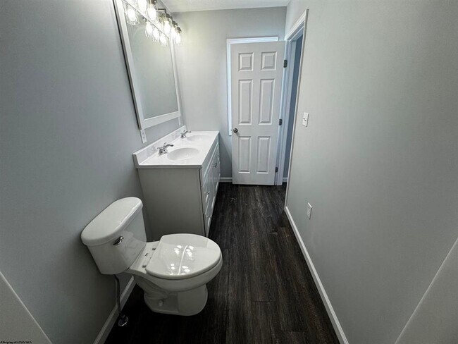 Foto del edificio - 156 Montgomery Rd