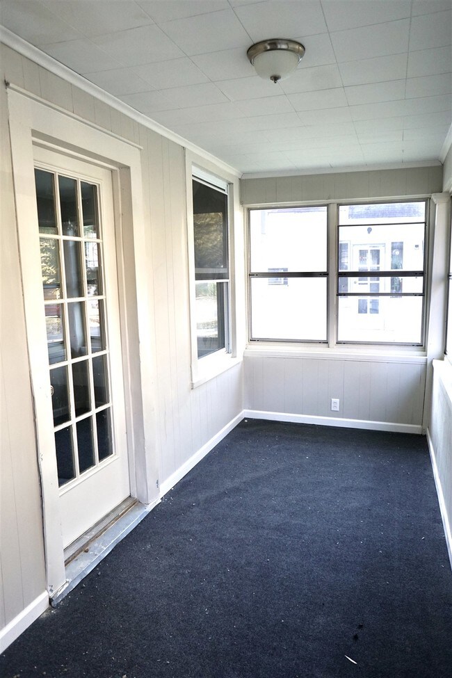 Building Photo - 3207 Dinnen Ave