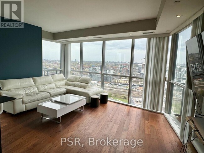 Building Photo - 20-2720 Bruyeres Mews