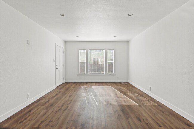 Building Photo - 1731 Hauser Blvd