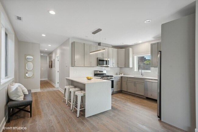 Foto del edificio - 4824 S Champlain Ave