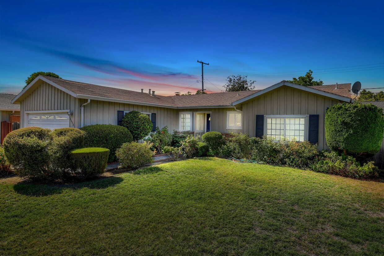 Primary Photo - 4658 Strawberry Park Dr