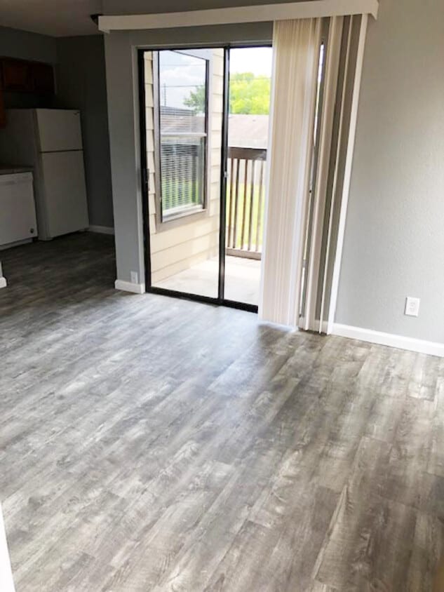 Primary Photo - Parkview Apartments