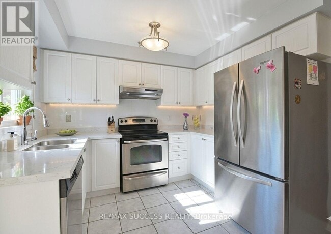 Building Photo - 5854 Delle Donne Dr