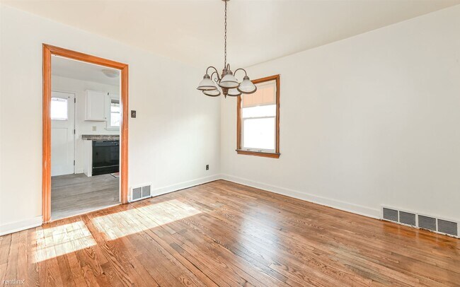 Building Photo - 3 br, 1 bath House - 1321 Brinton Rd