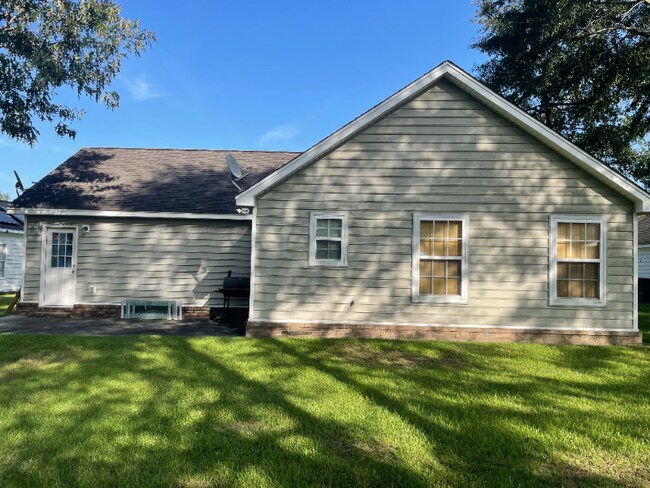 Foto del edificio - 7809 Lumberton Rd
