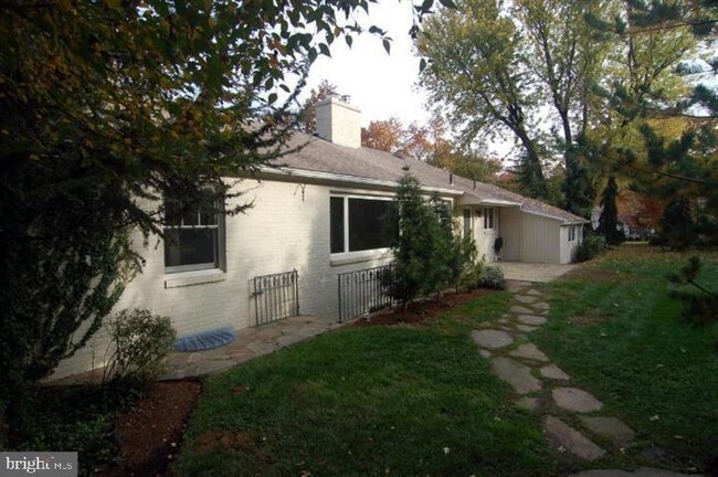 Foto del edificio - 5602 McLean Dr