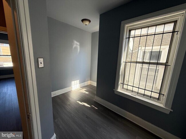 Foto del edificio - 5052 Wayne Ave