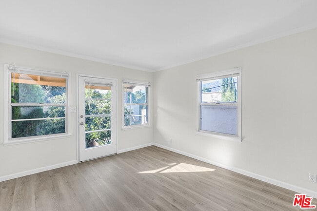 Building Photo - 1042 Sonora Ave