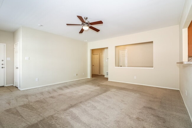 Foto del edificio - 6019 Harbor Glen Dr