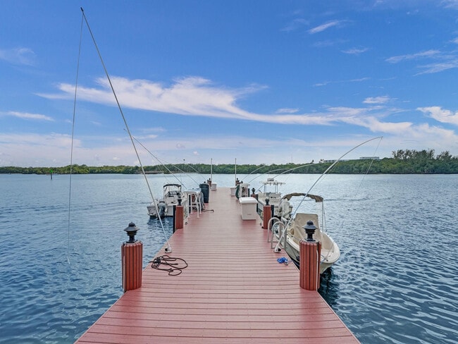 Foto del edificio - 2121 N Ocean Blvd