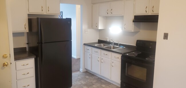 Foto del edificio - 28 N Cottage Grove Ave