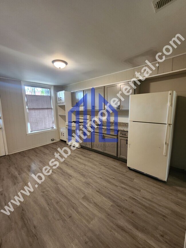 Foto del edificio - Spacious 3 Bedroom in East Baltimore