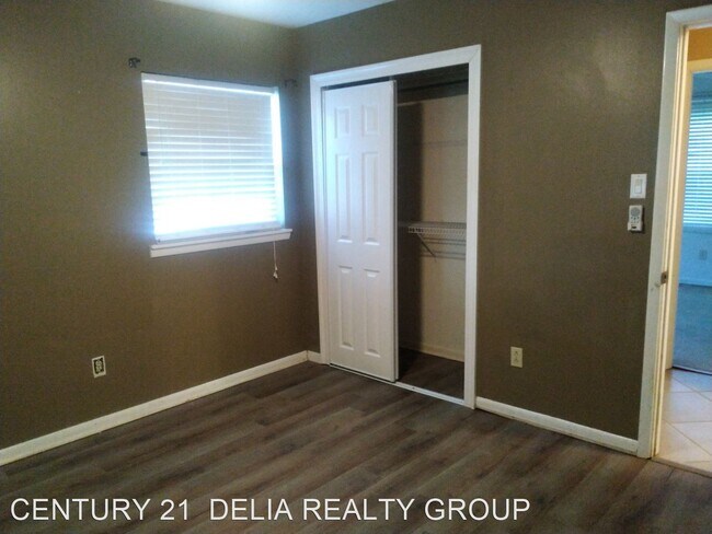 Foto del edificio - 4 br, 2 bath House - 1817 Woodlawn St.