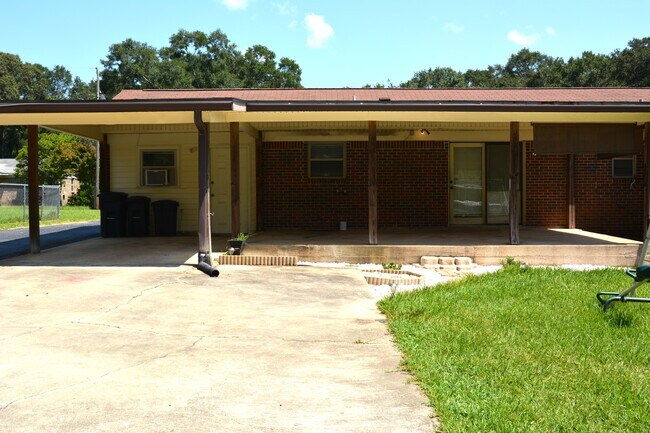 Building Photo - 12931 Del Rio St