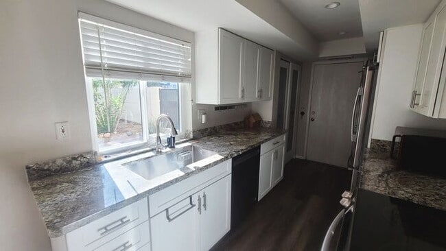 Foto del edificio - 8645 S 51st St