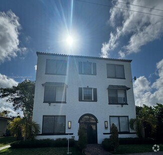 Building Photo - 444 Ponce de Leon