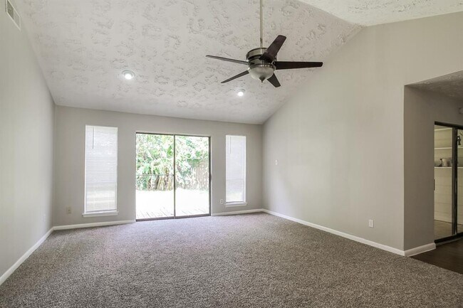 Foto del edificio - 3031 Ashford Trail