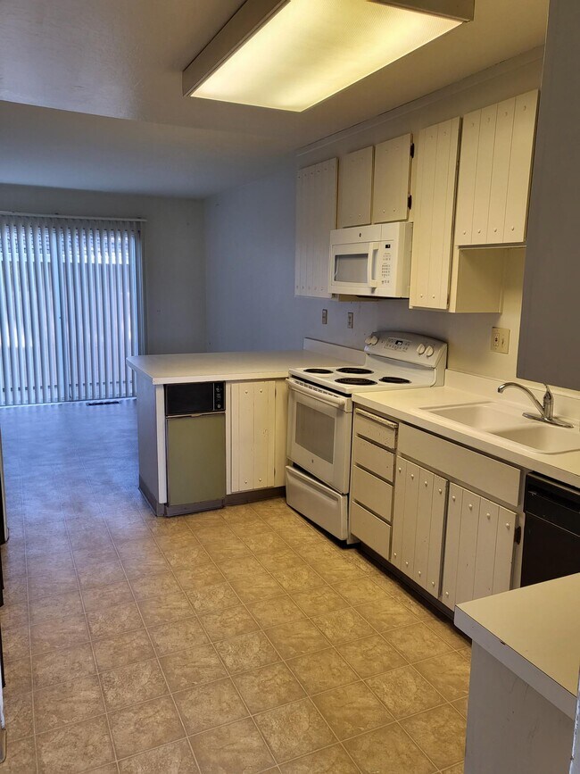 Foto del edificio - 1030 Castleton Ter