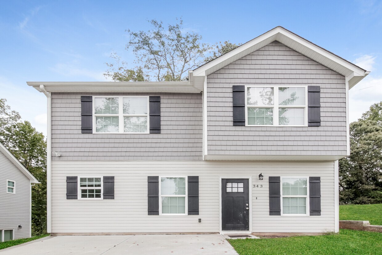 Foto principal - 11913 Lake Park