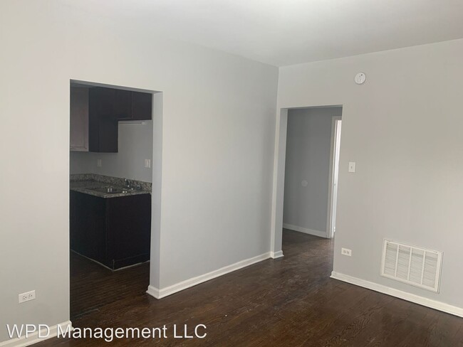 Building Photo - 125 E 71st St