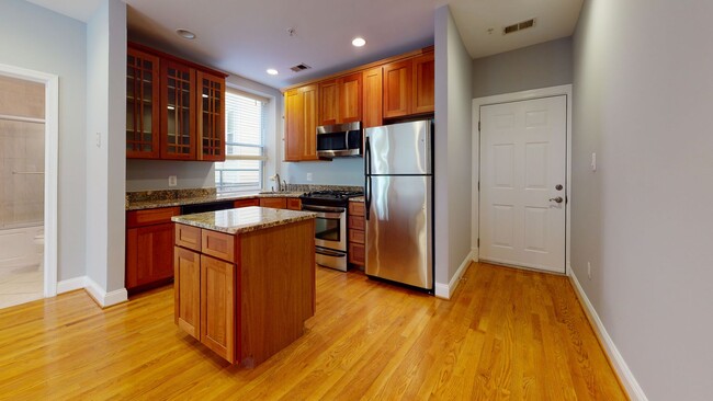 Building Photo - Modern 1 bedroom unit in Bloomingdale/Ecki...