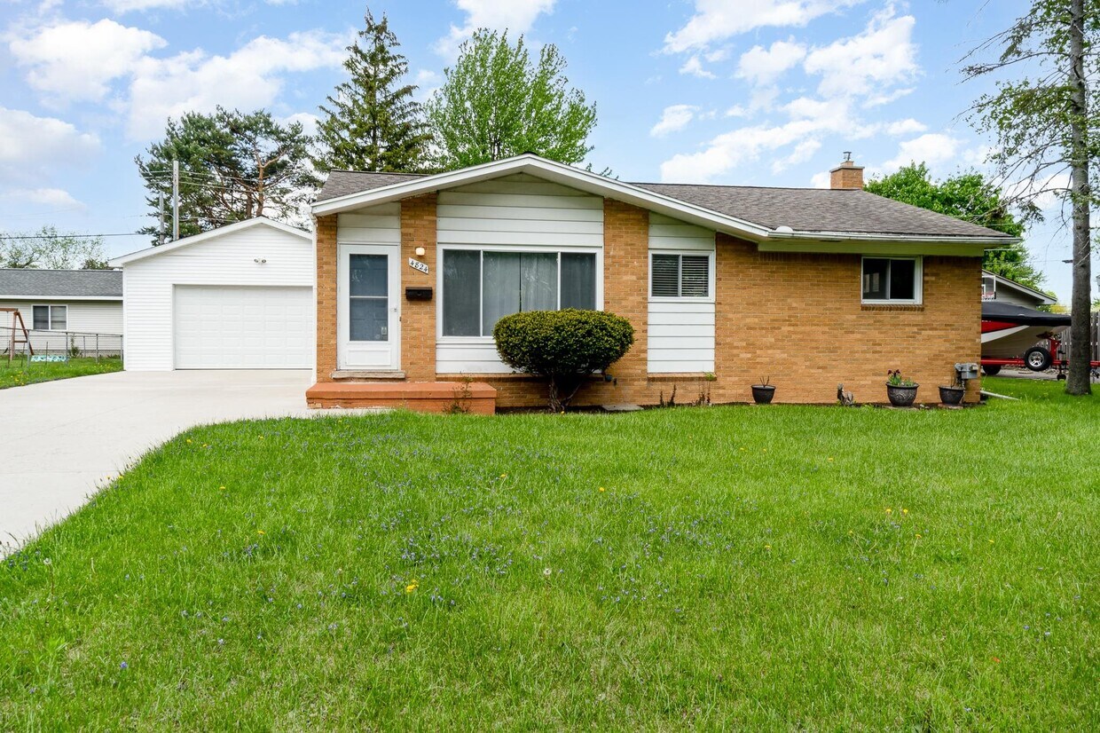 4824 Buckthorne Dr, Saginaw, MI 48603 House Rental in Saginaw, MI
