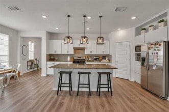 Building Photo - 200 Wild Onion Ln