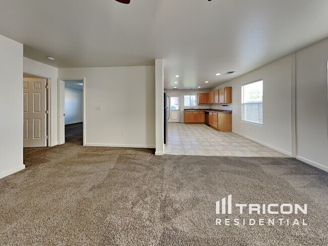 Foto del edificio - 9365 Red Baron Blvd