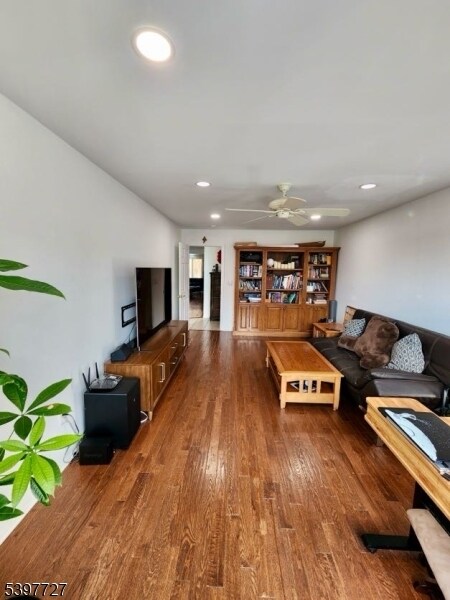 Foto del edificio - 48 Edgefield Dr