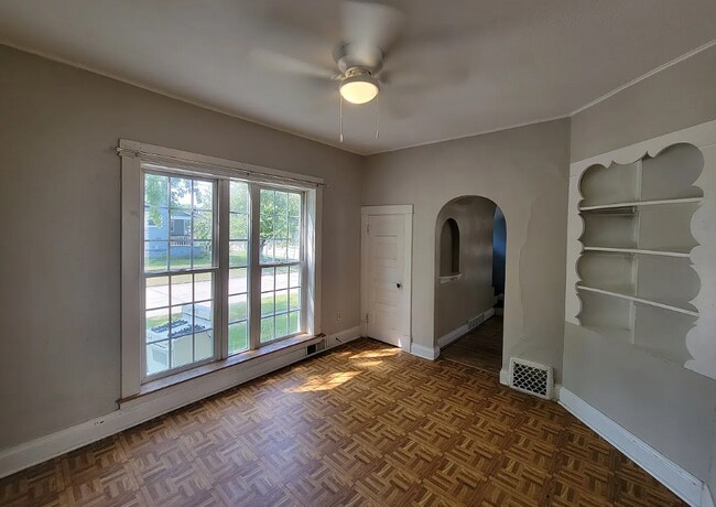 Building Photo - 511 S Frederick Ave
