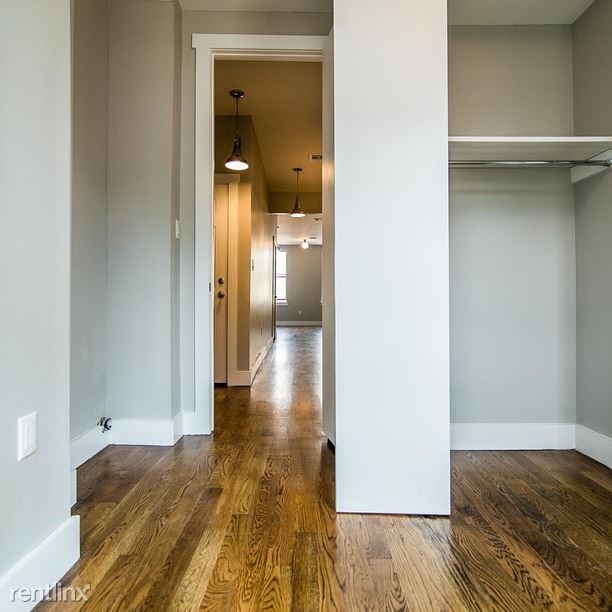 Building Photo - 377 Manhattan Ave