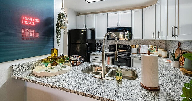 Model-Kitchen-02-The-Hills-Northview-Harrisonburg-VA-4 - The Hills Northview Apartments